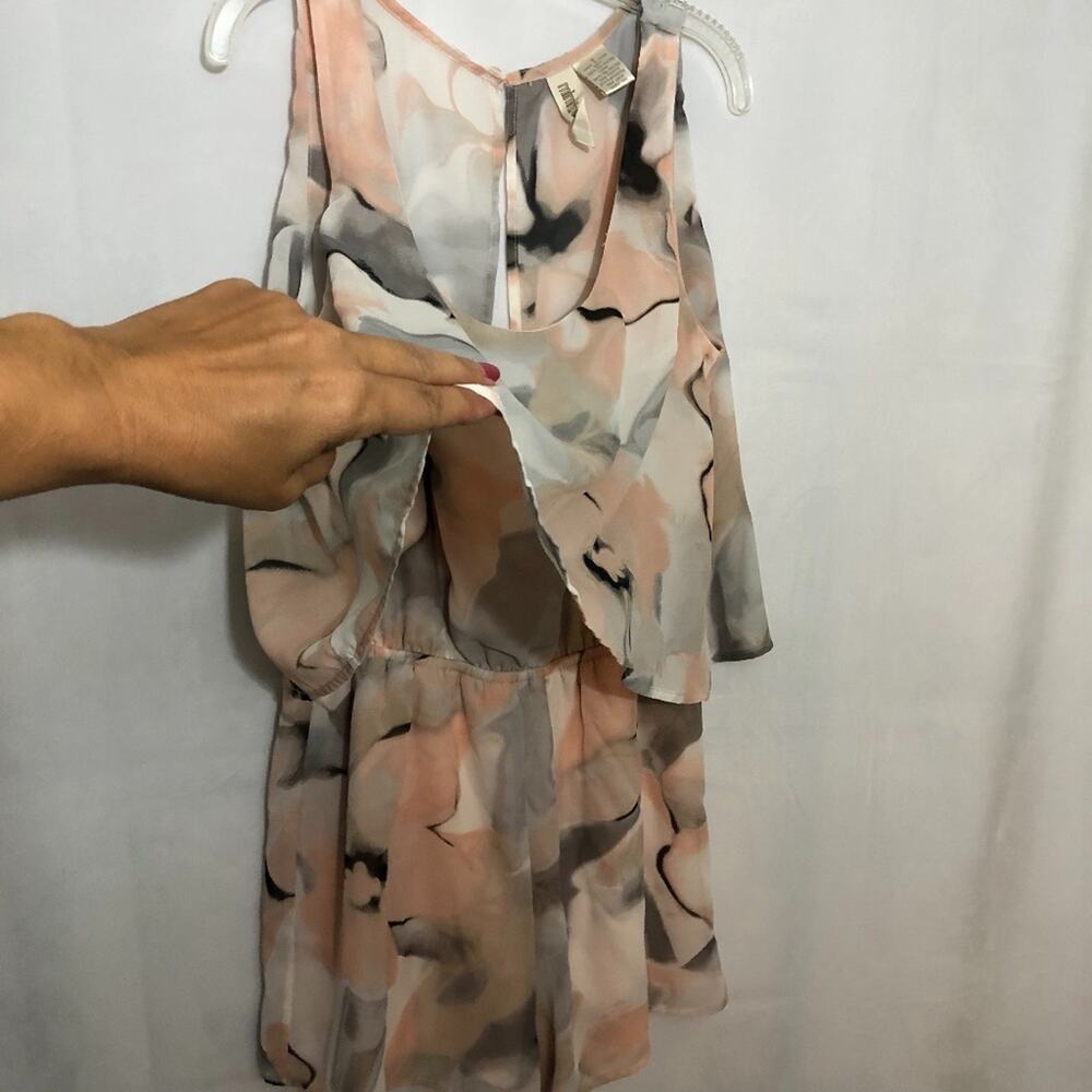 Mimi Chica Pink Gray & White Smoke Pattern Sleeveless Floral Romper Small - Picture 5 of 7